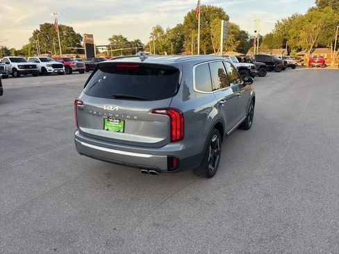 Used 2025 Kia Telluride S FWD image 5