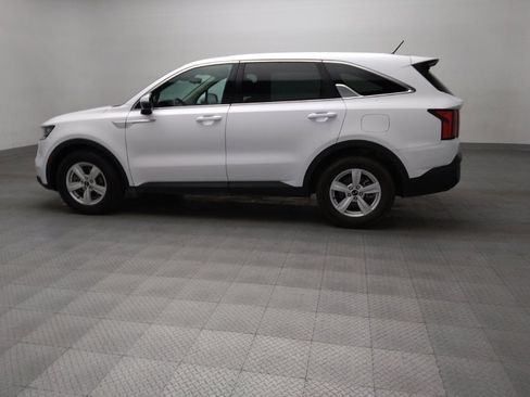 Used 2021 Kia Sorento LX FWD image 3