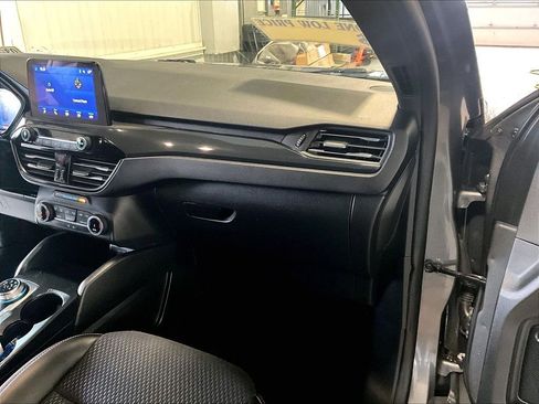 Used 2025 Ford Escape ST-Line image 13