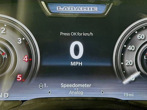 New 2025 RAM 2500 Laramie AWD/4WD image 11