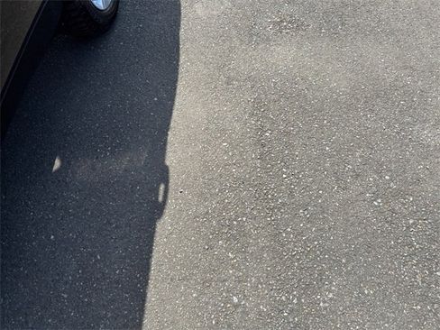 Used 2023 Toyota Highlander LE image 42