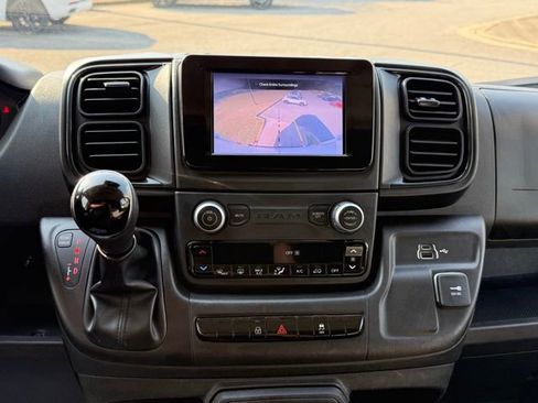 Used 2024 RAM ProMaster 2500 w/ Convenience Group FWD image 19