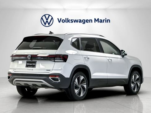 New 2026 Volkswagen Taos SE image 5