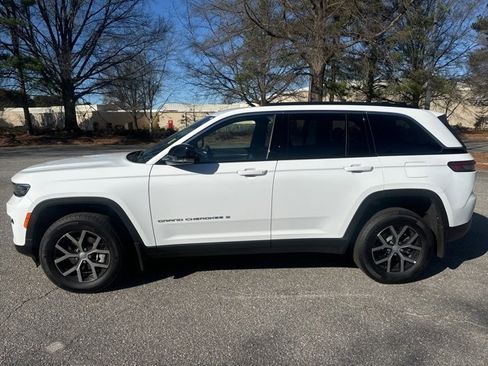 Used 2025 Jeep Grand Cherokee Limited w/ MOPAR Finishing Package image 2