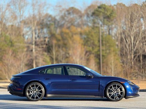 Used 2022 Porsche Taycan image 11