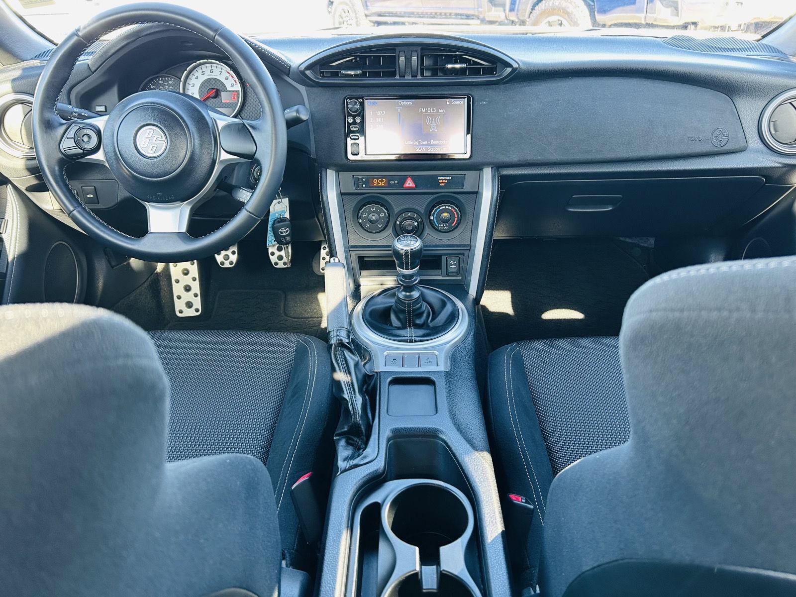 Used 2017 Toyota 86 RWD image 16