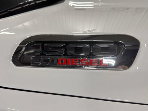 Used 2022 RAM 1500 Laramie AWD/4WD image 31