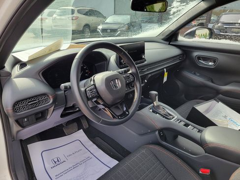 Used 2025 Honda HR-V Sport image 17