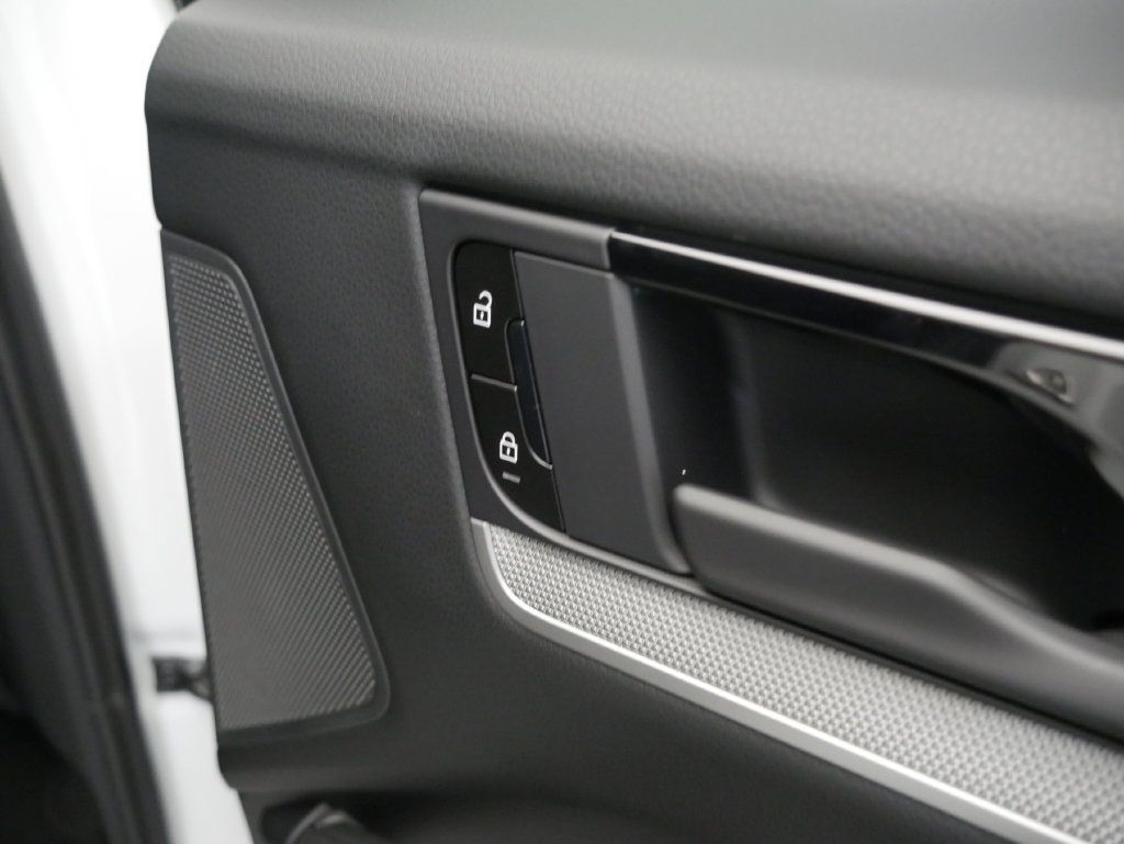 Certified 2026 Porsche Cayenne AWD/4WD image 33