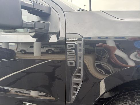 Used 2023 Ford F250 Lariat w/ Lariat Ultimate Package AWD/4WD image 8