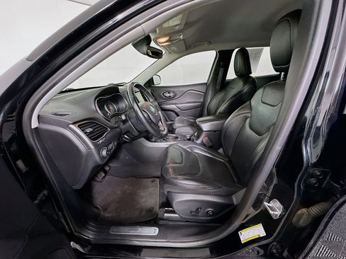 Used 2019 Jeep Cherokee Limited AWD/4WD image 13