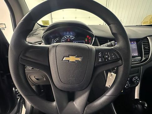 Used 2020 Chevrolet Trax LS FWD image 30