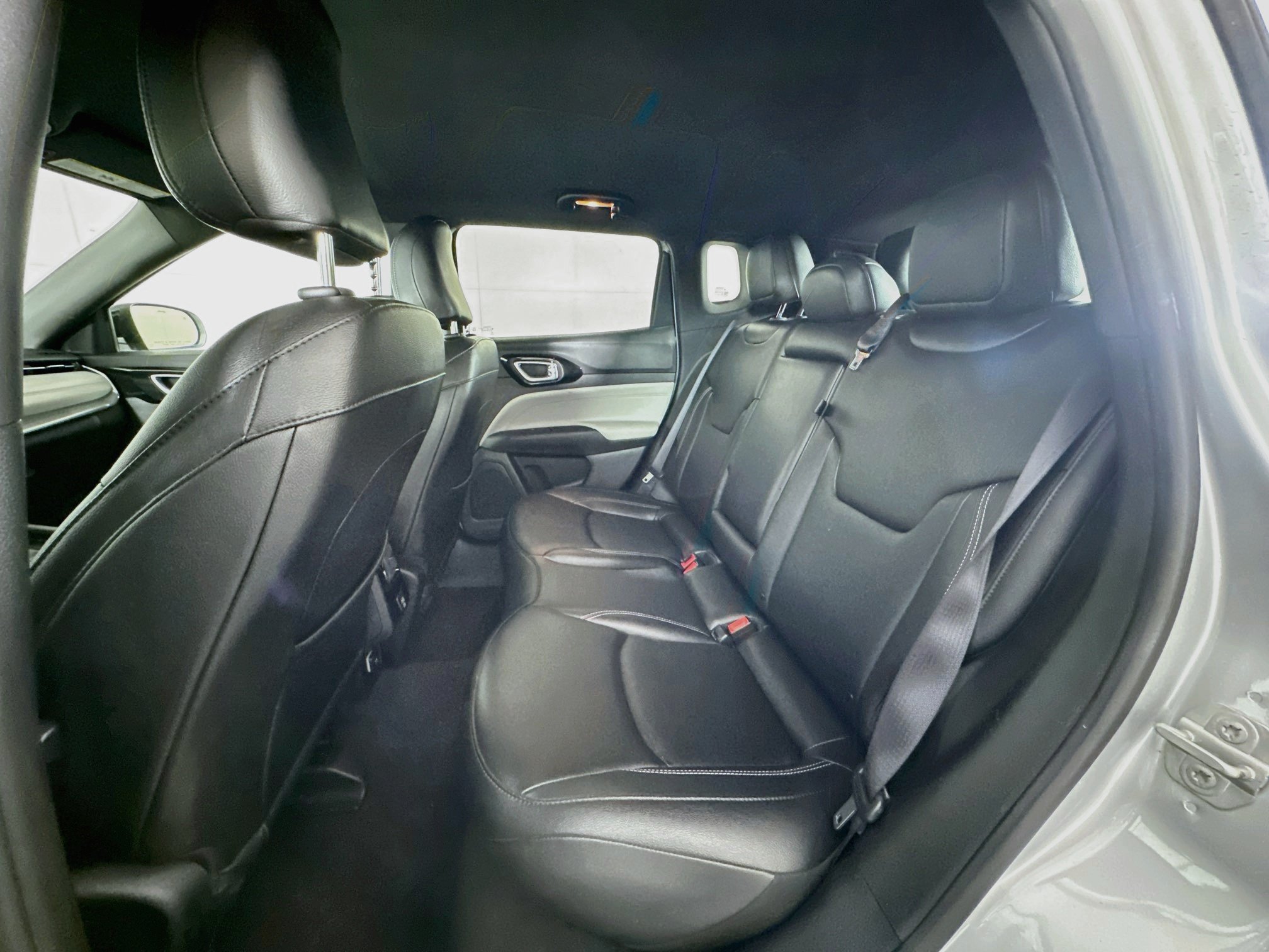 Used 2025 Jeep Compass Limited AWD/4WD image 28