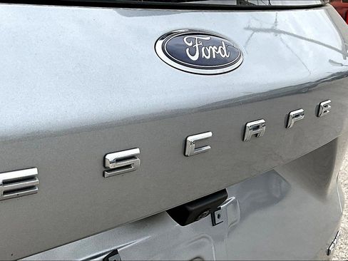 Used 2022 Ford Escape SEL w/ Technology Package image 32