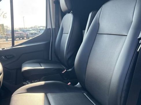 New 2026 Ford Transit 250 148 Medium Roof w/ Load Area Protection Package RWD image 33