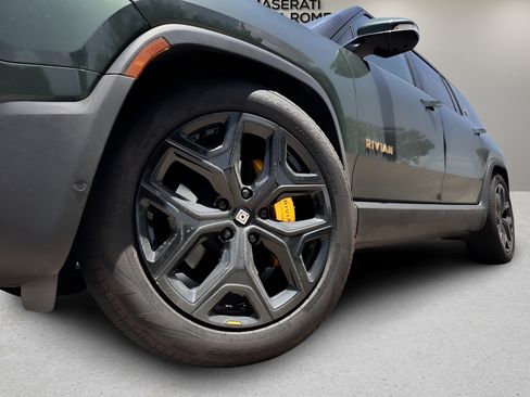Used 2024 Rivian R1S Adventure AWD/4WD image 27
