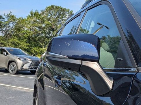 Used 2022 Toyota Highlander Platinum AWD/4WD image 12