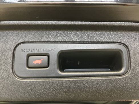 Used 2023 Honda Pilot EX-L image 37