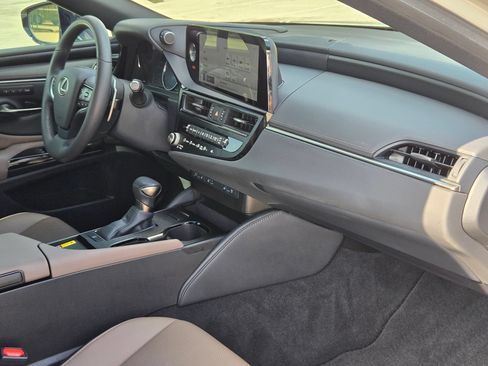Used 2023 Lexus ES 350 w/ Premium Package FWD image 29