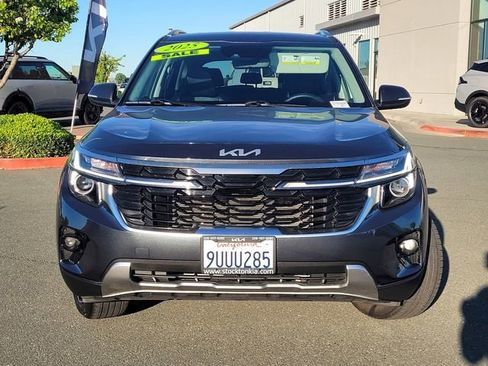 Used 2025 Kia Seltos EX FWD image 2