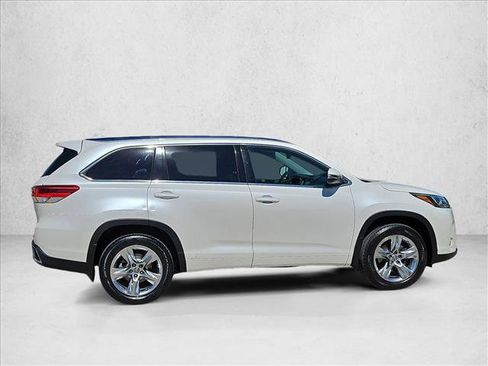 Used 2018 Toyota Highlander Limited image 4