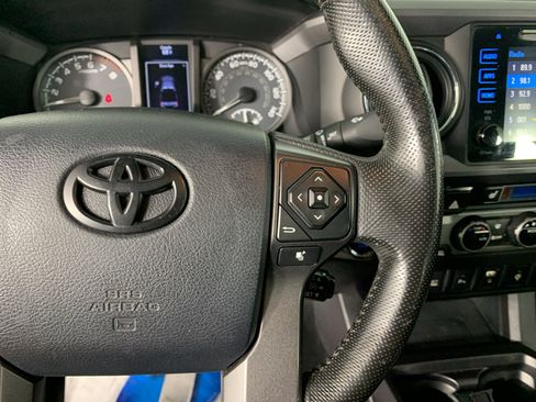 Used 2016 Toyota Tacoma TRD Sport RWD image 21