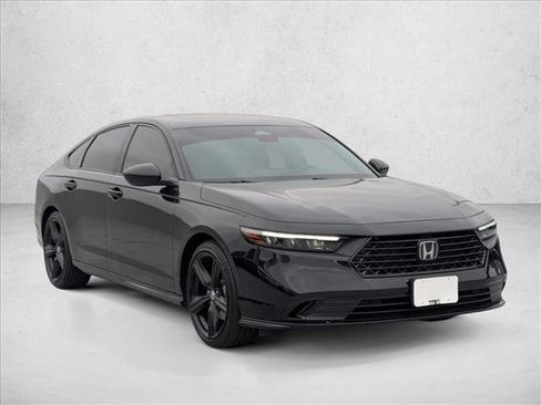 Used 2024 Honda Accord Sport image 3