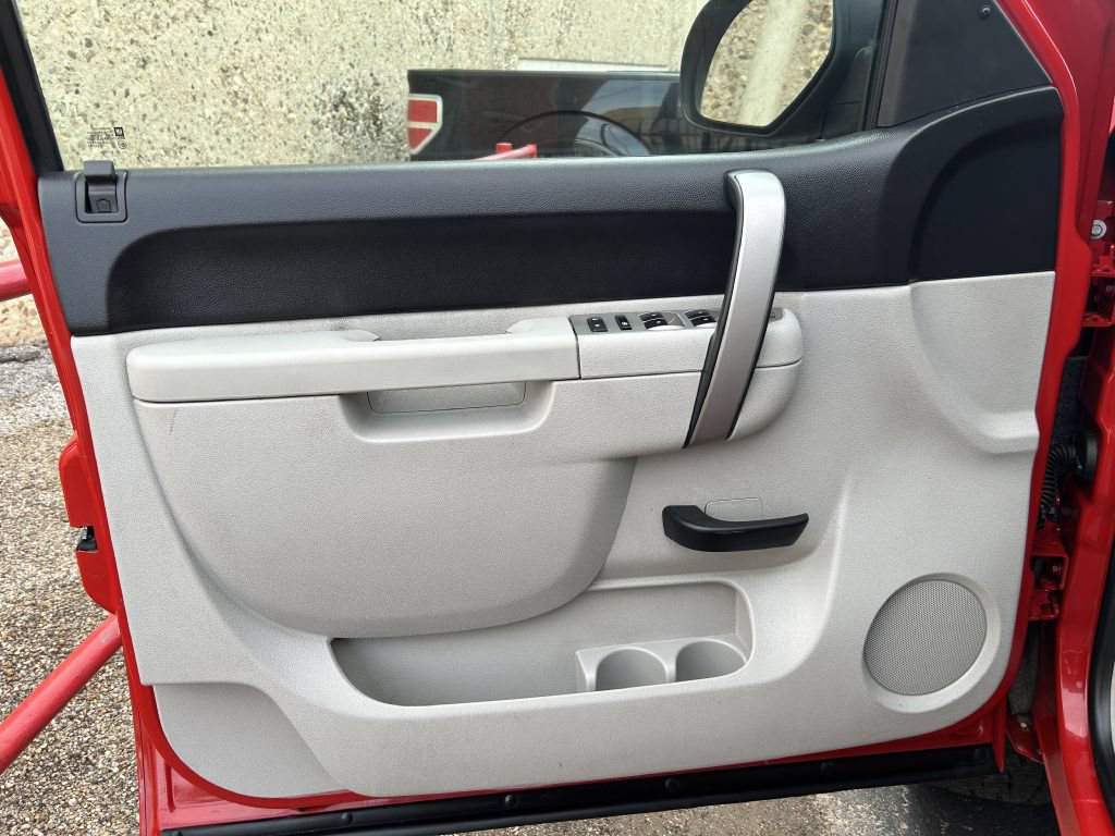 Used 2011 Chevrolet Silverado 1500 LT RWD image 3