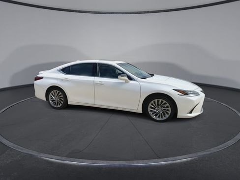 Used 2024 Lexus ES 300h Ultra Luxury w/ Accessory Package (Z2) FWD image 2