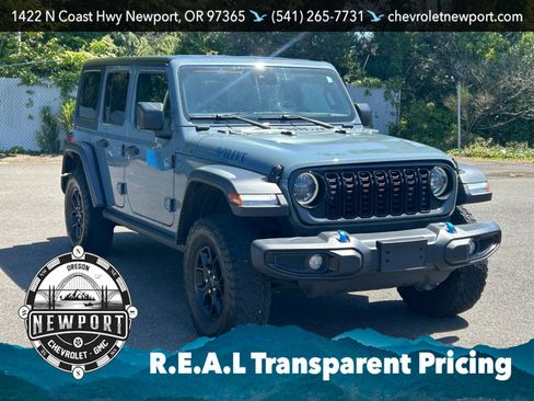 Used 2024 Jeep Wrangler Unlimited AWD/4WD image 3