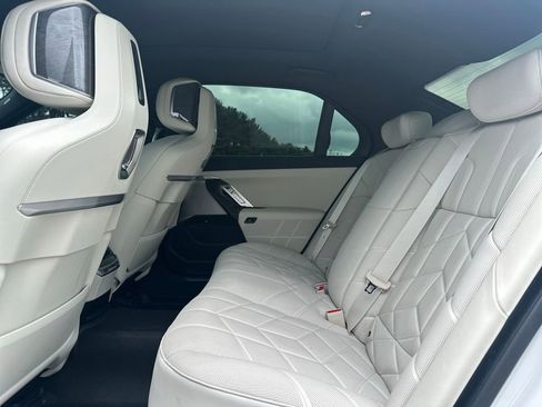 Certified 2024 BMW 760i xDrive w/ Executive Package image 20