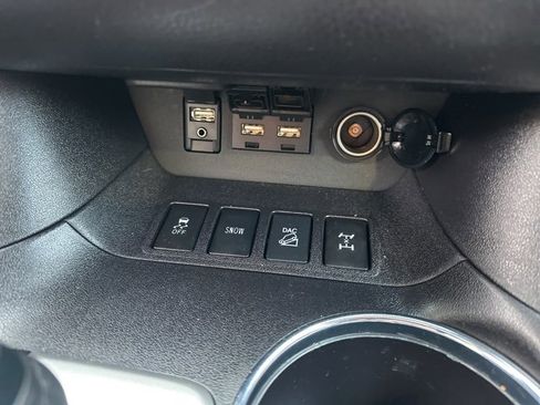 Used 2019 Toyota Highlander XLE image 19