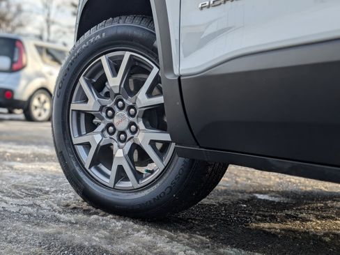 Used 2022 GMC Acadia SLT w/ LPO, Floor Liner Package image 6