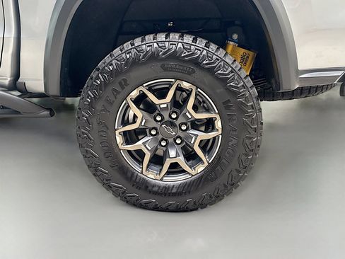 Used 2026 Chevrolet Colorado ZR2 w/ Technology Package AWD/4WD image 34