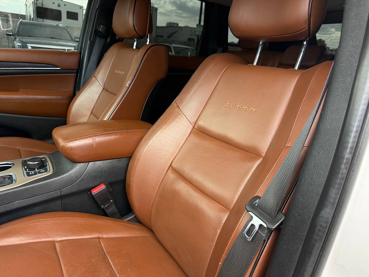 Used 2016 Jeep Grand Cherokee Summit w/ Platinum Series Group AWD/4WD image 18