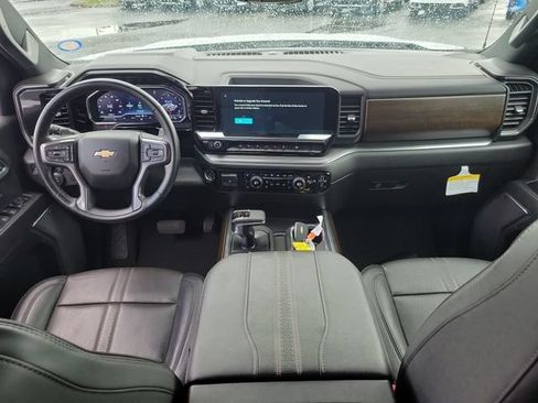 Used 2025 Chevrolet Silverado 1500 High Country w/ High Country Premium Package AWD/4WD image 15