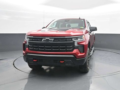 Used 2024 Chevrolet Silverado 1500 LT Trail Boss w/ LPO, Dark Essentials Package AWD/4WD image 3