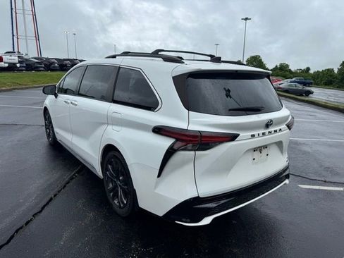 Used 2021 Toyota Sienna XSE w/ XSE Plus Package FWD image 5