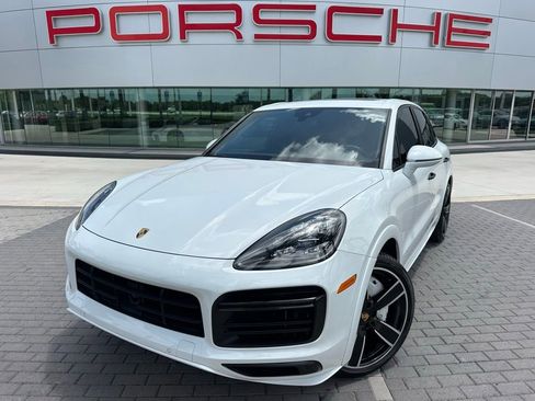 Certified 2019 Porsche Cayenne Turbo AWD/4WD image 1