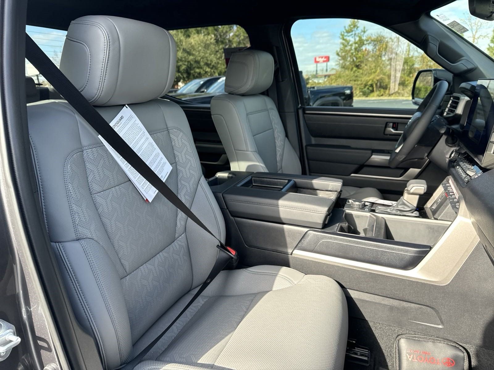 New 2025 Toyota Tundra SR5 w/ SR5 Premium Package AWD/4WD image 32