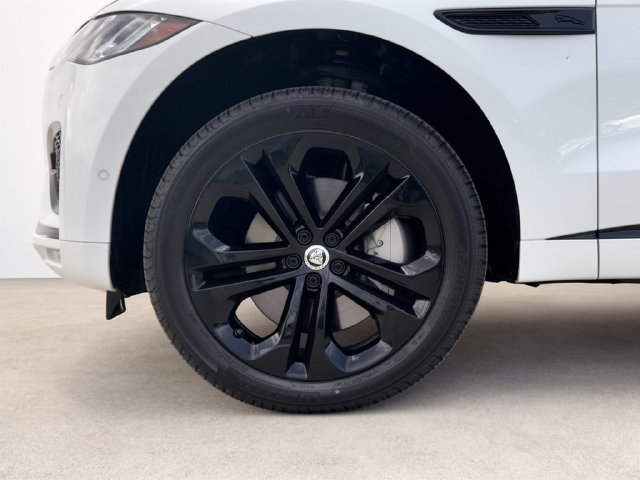 Used 2026 Jaguar F-PACE R-Dynamic S AWD/4WD image 11