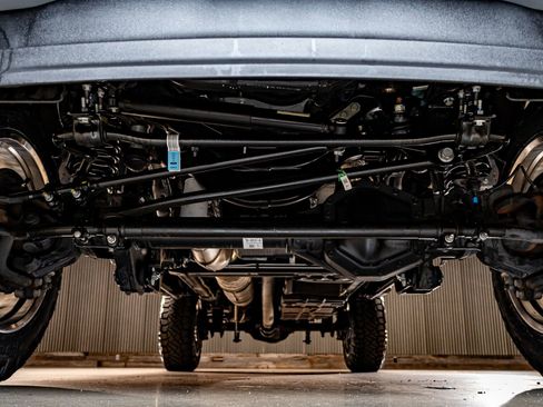 Used 2024 Ford F250 Platinum w/ FX4 Off-Road Package image 12