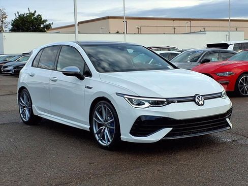 Used 2024 Volkswagen Golf R image 3