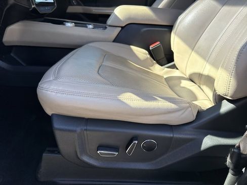 Used 2022 Ford Expedition Max Limited image 11