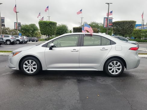 Used 2022 Toyota Corolla LE image 7