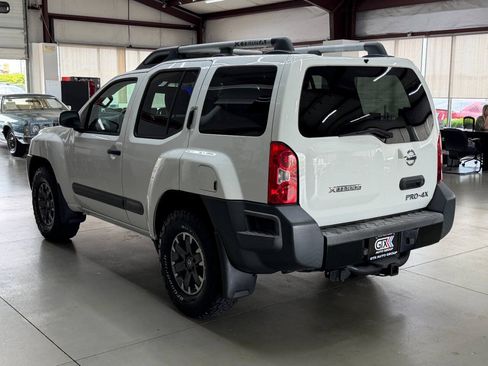 Used 2015 Nissan Xterra PRO-4X w/ Pro-4x Leather Package AWD/4WD image 4