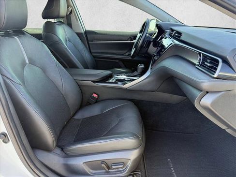 Used 2020 Toyota Camry XSE image 11