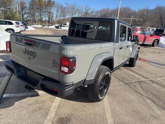 Used 2022 Jeep Gladiator Willys video 2