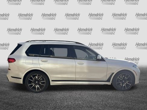 Used 2022 BMW X7 xDrive40i w/ M Sport Package image 11
