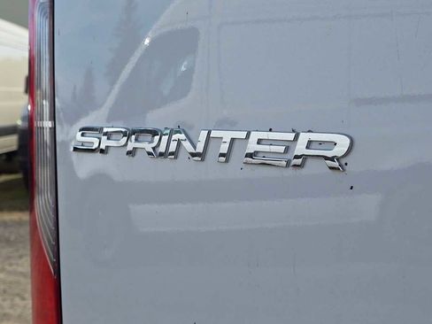 Used 2025 Mercedes-Benz Sprinter 2500 image 18